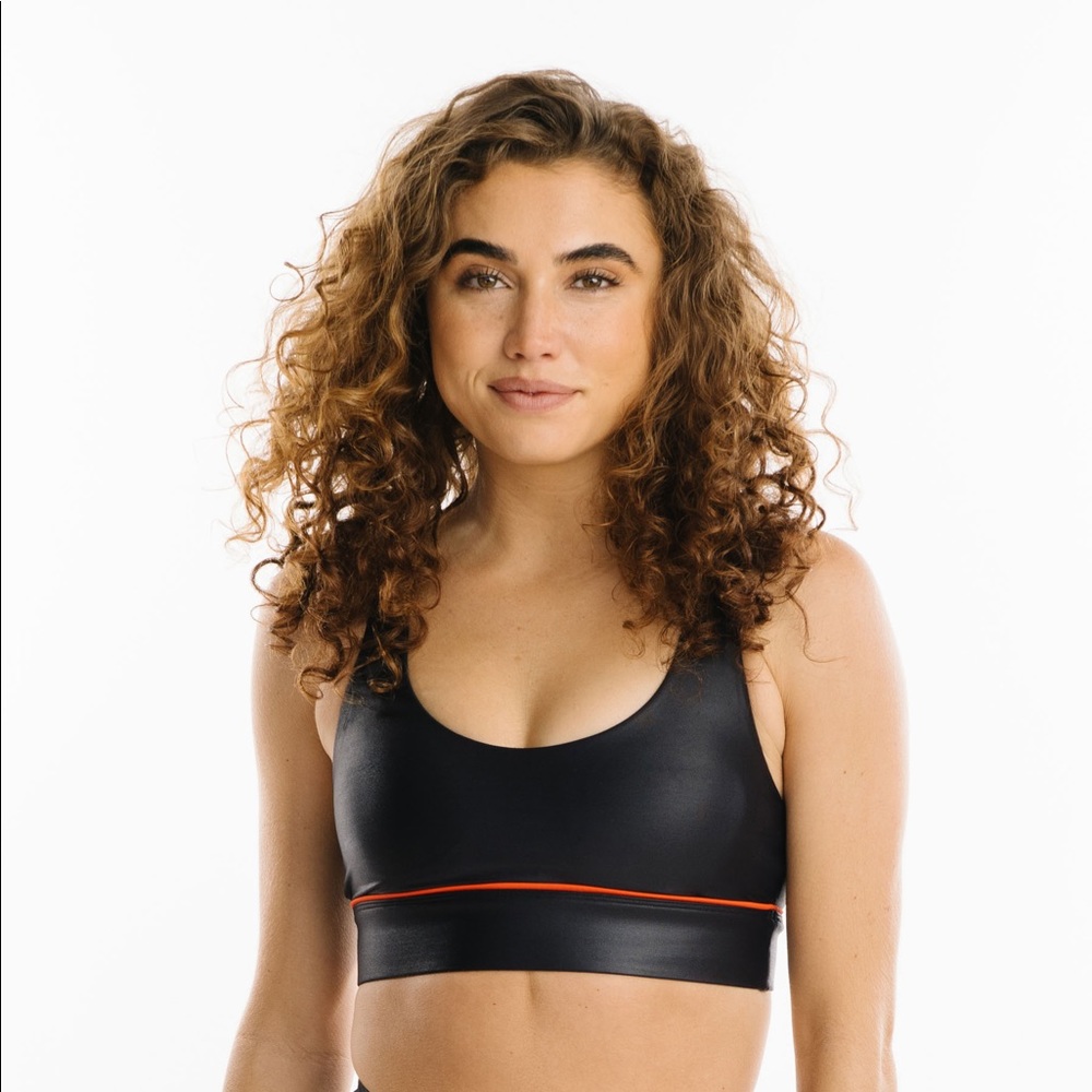 🌙 Zyia black metallic strappy bra 🖤